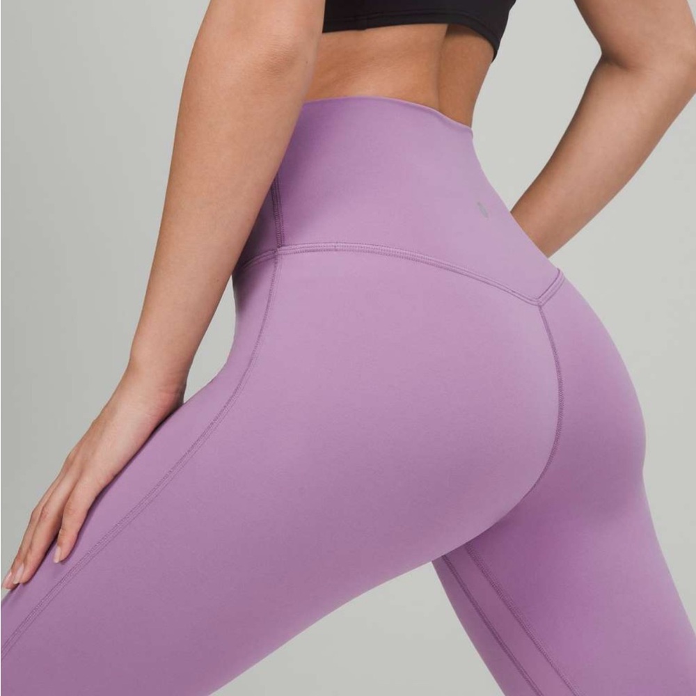 Lululemon Align High-Rise Pant 28"
Wisteria Purple size 2